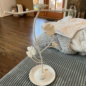 Icing Metal jewelry holder